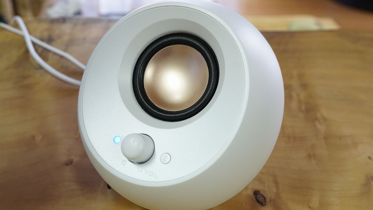 Creative Pebble V3はUSB接続のスピーカのわりに音が良い